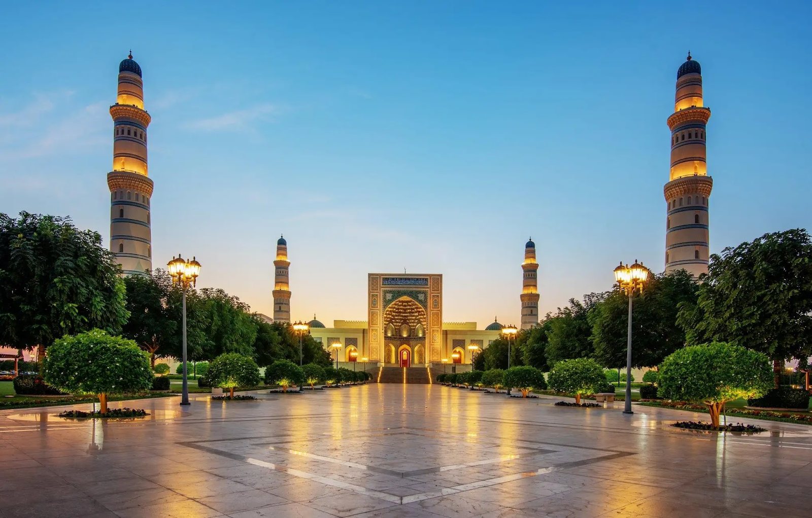 The Grand Mosque in Muscat at dusk